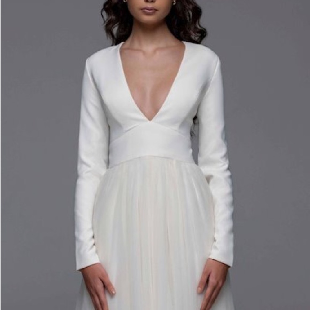 Lotus threads Lucy 85053 wedding dress